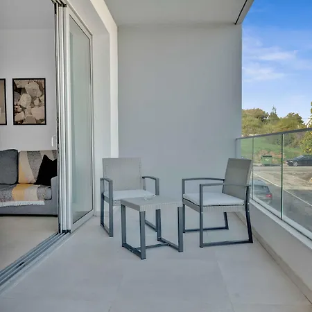Phaedrus Living: Eolus Residences Artemis *